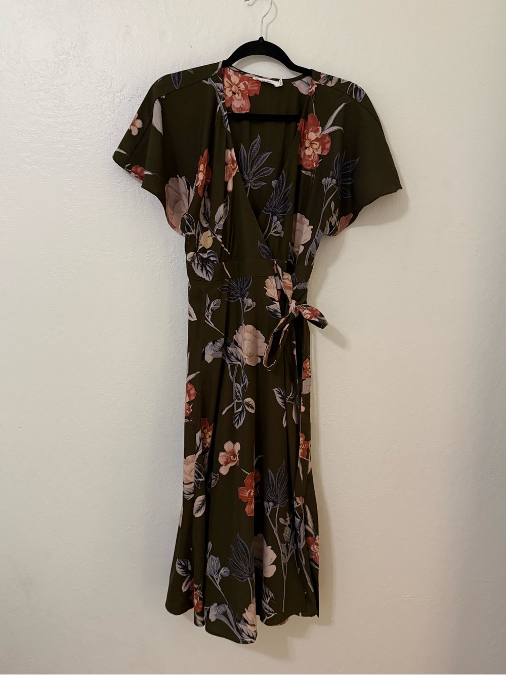 Mod Ref Olive Green Floral Wrap Dress size Med